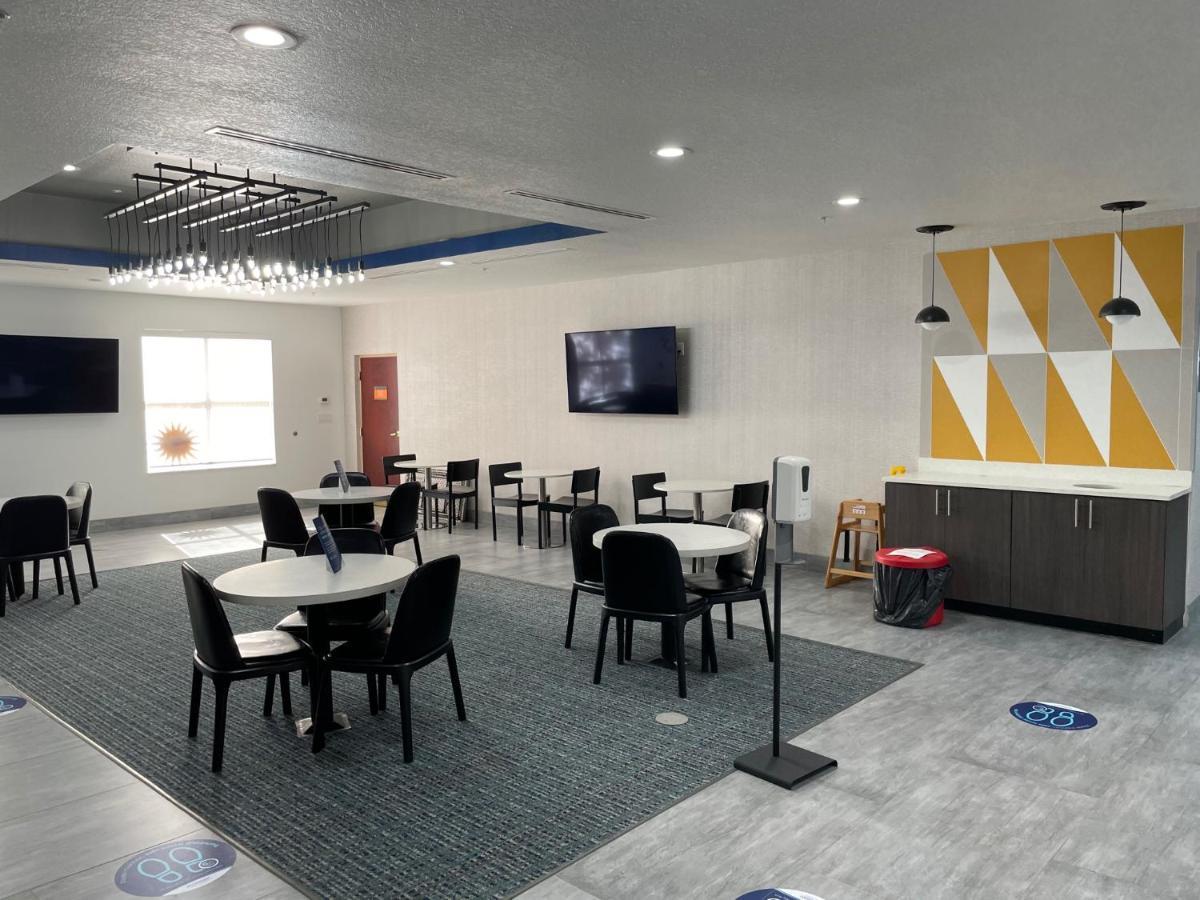 Hotel La Quinta By Wyndham Tampa Carrollwood Village