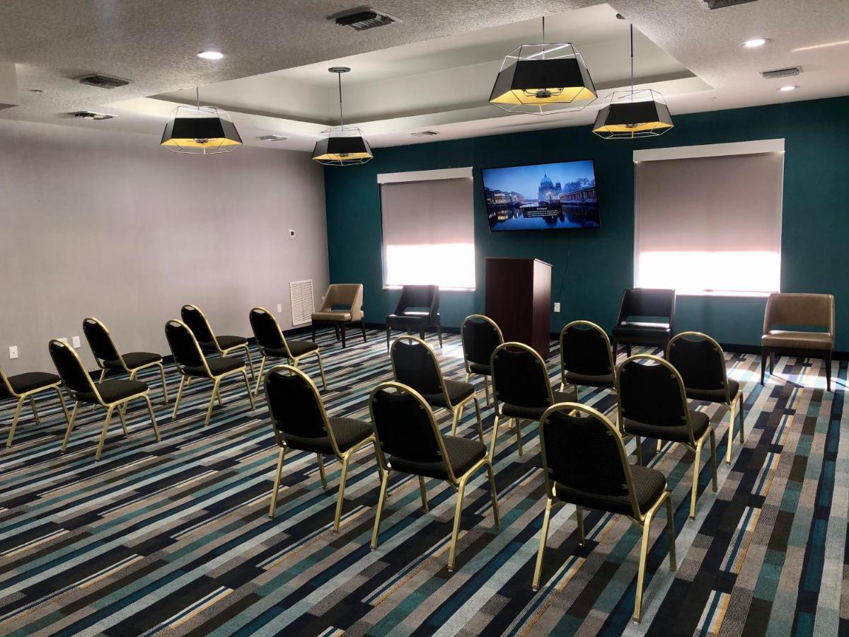 La Quinta By Wyndham Tampa Hotel 3*