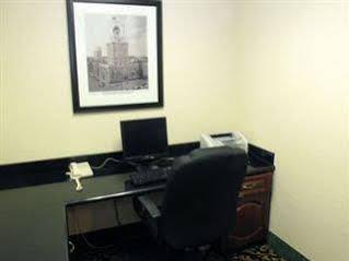 Hotel La Quinta By Wyndham Tampa Carrollwood Village