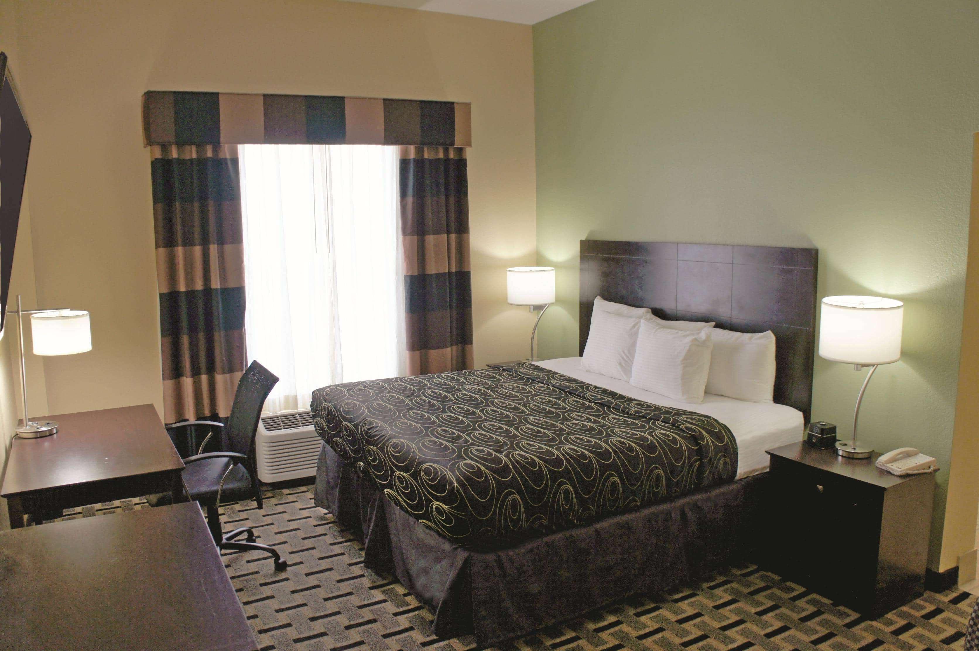 Hotel La Quinta By Wyndham Tampa Carrollwood Village