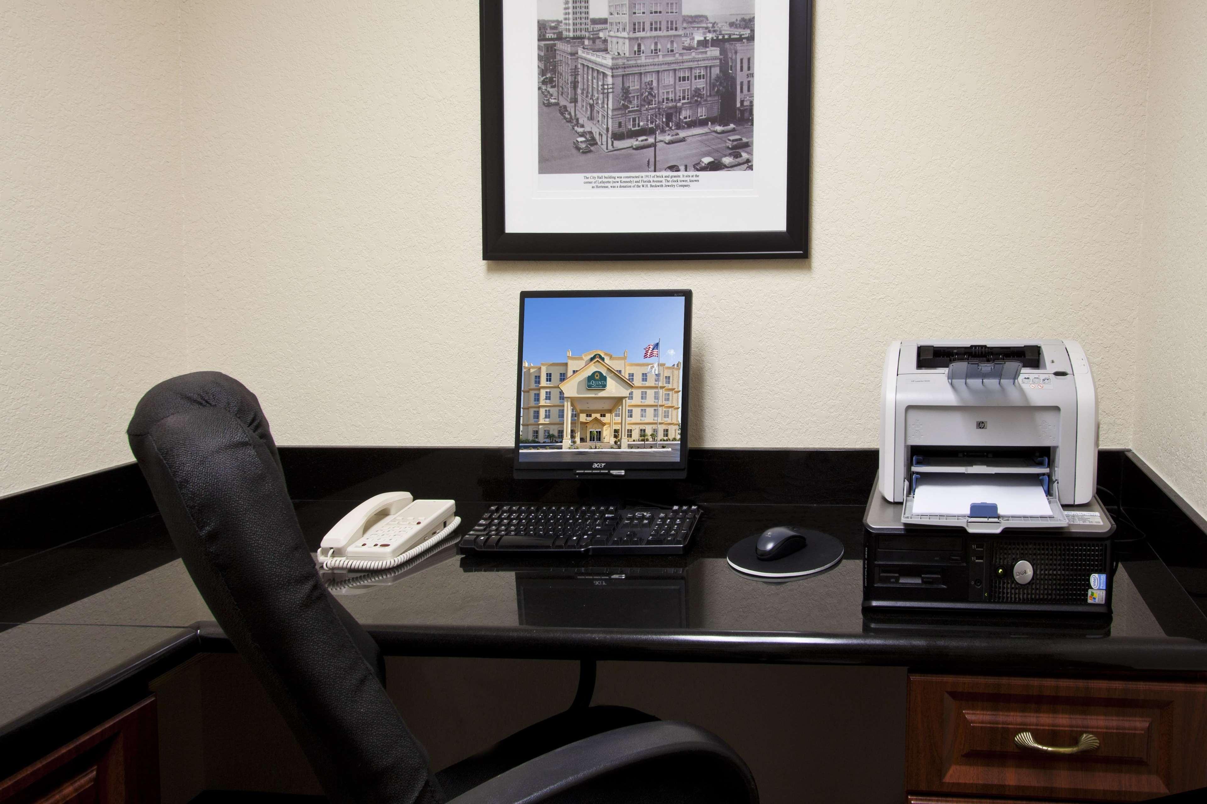 Hotel La Quinta By Wyndham Tampa 3*