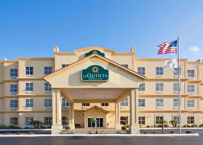La Quinta Inn & Suites by Wyndham Tampa Central