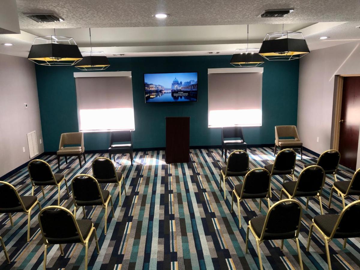 Hotel La Quinta By Wyndham Carrollwood Village